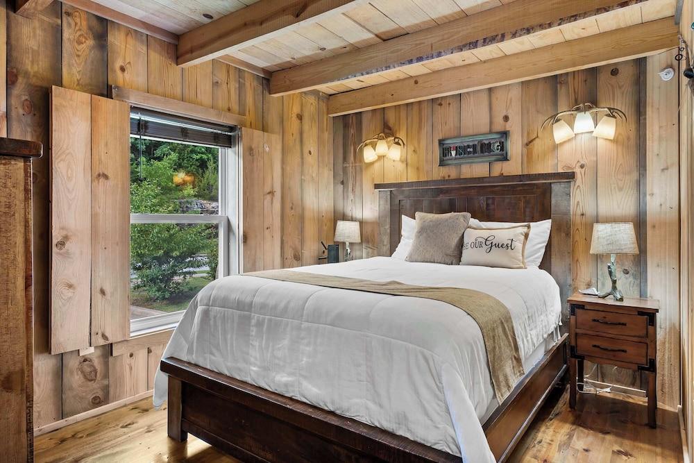 Antlers Point - Cabin for 4