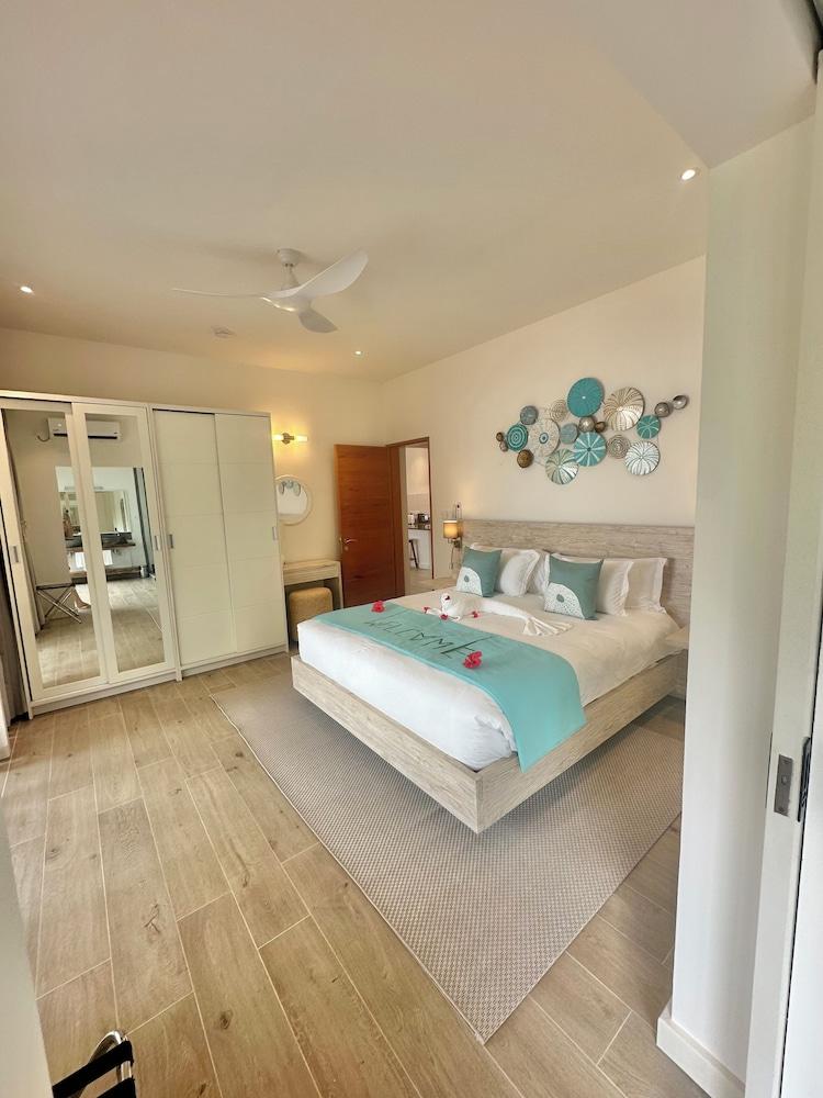 Pineapple Beach Villas