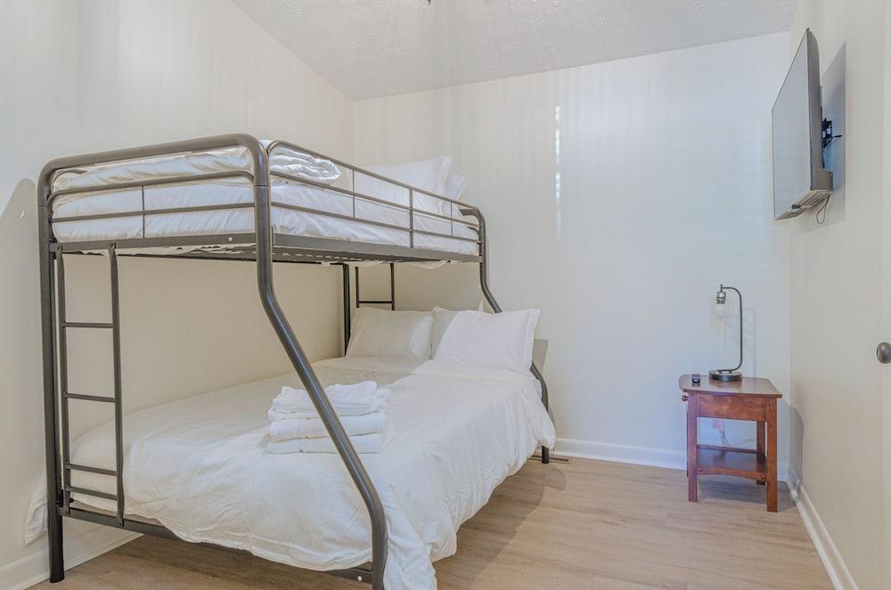 The Columbus Collective 4Bed with games