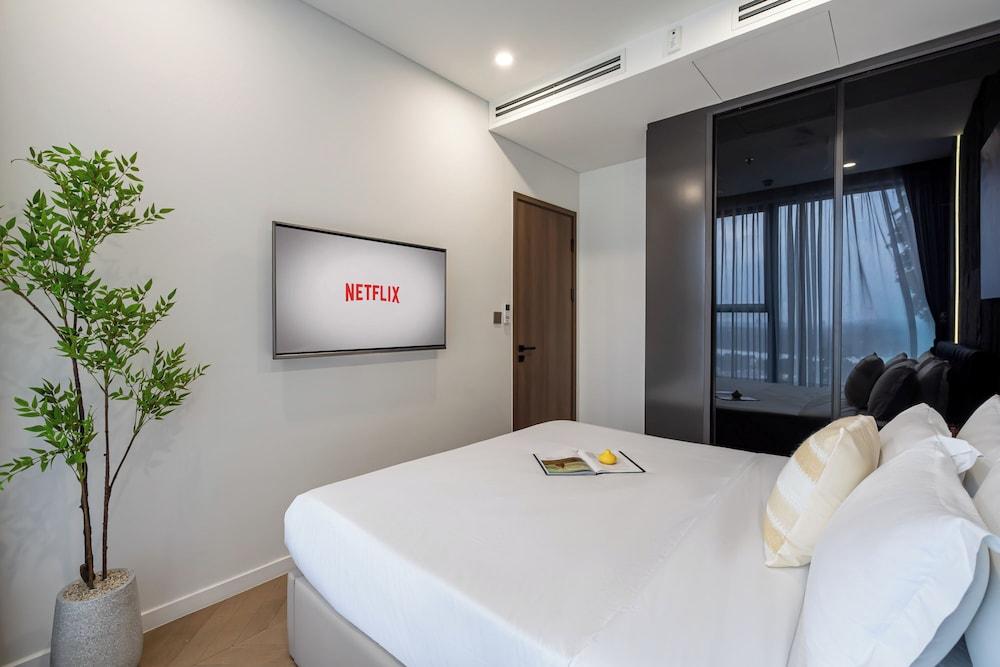 Lumiere Riverside by TrueStay