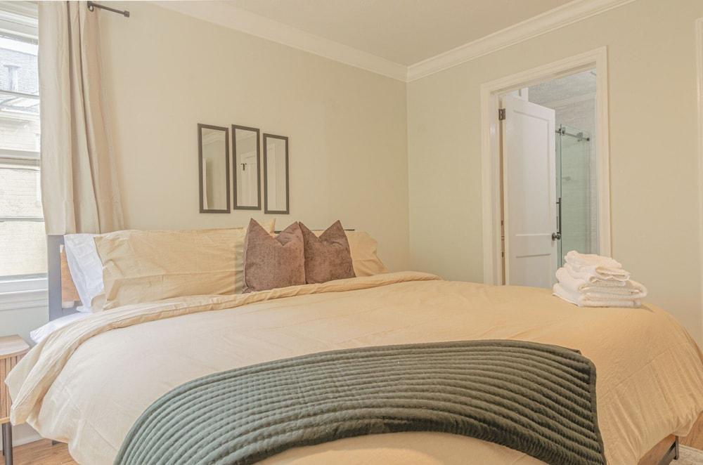 Cozy Cottage Getaway