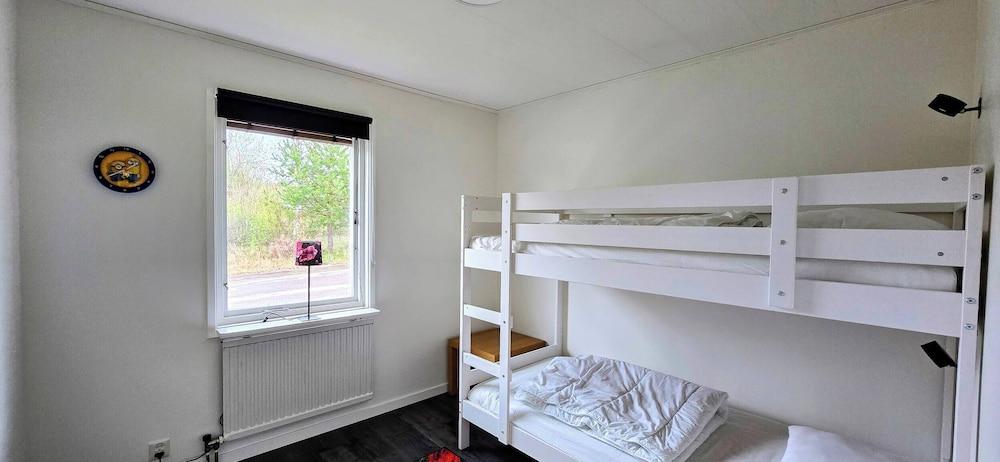 3BR Home Near Lake Vänern Covered Deck & BBQ