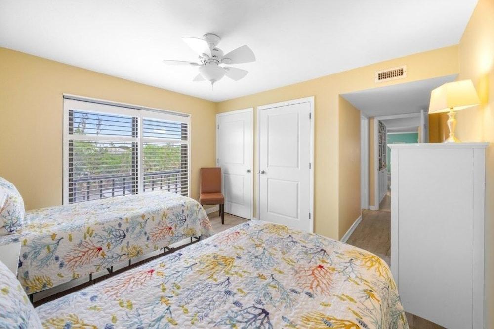 Sandpebble 3f 2 Bedroom Condo