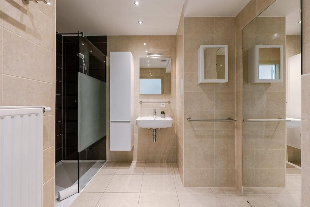 Huswell - Cozy Seaside Apartment With Terrace