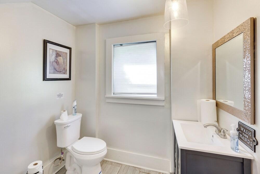 2 Mi to Dtwn: Stylish Urban Retreat in Birmingham