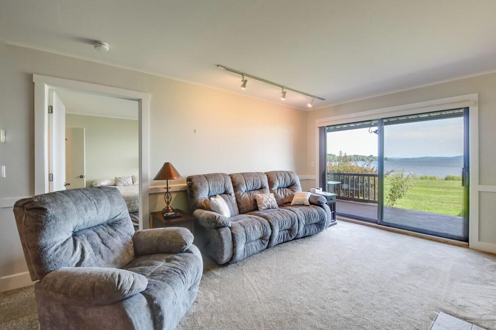 Community Boat Dock: Lake Memphremagog Condo!