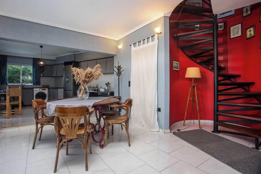 Villa Lilienne - Tranquil Escape With Private Garden Balcony