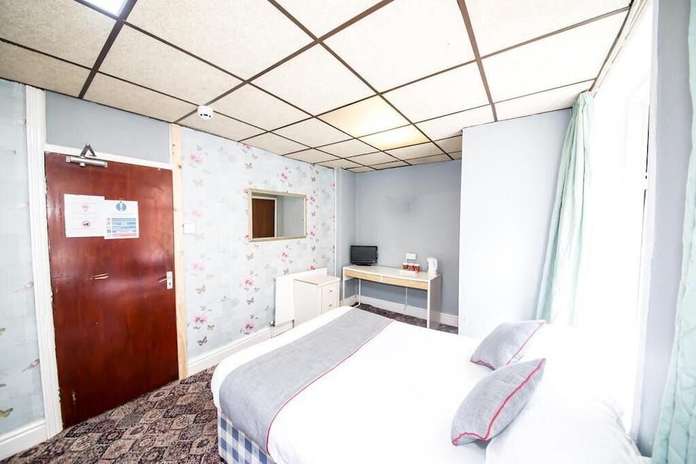 MyRoomz Silver Strand Hotel