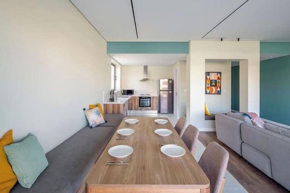 Lourina at Lake View Residence