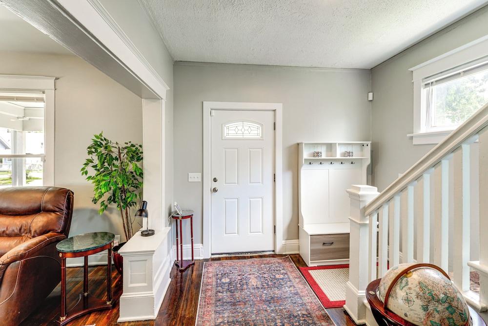 4 Mi to Dtwn Omaha: Spacious Home w/ Fenced Yard!