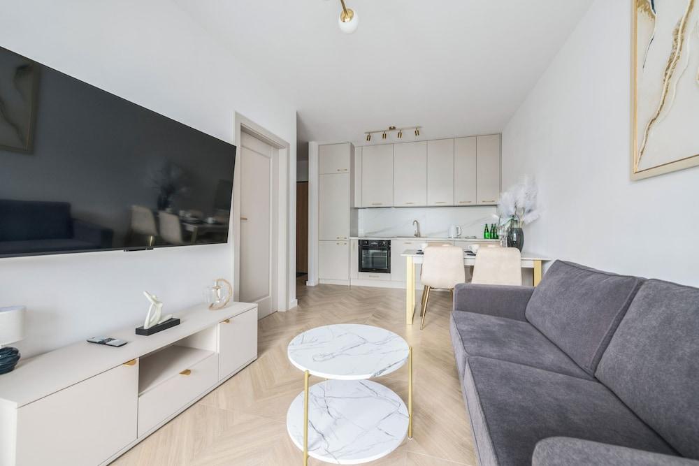 Horizon 34 by Grand Apartments