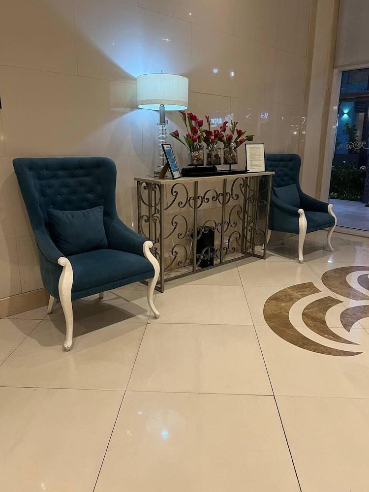 Marvinn's by LVH - 150 Newport Boulevard