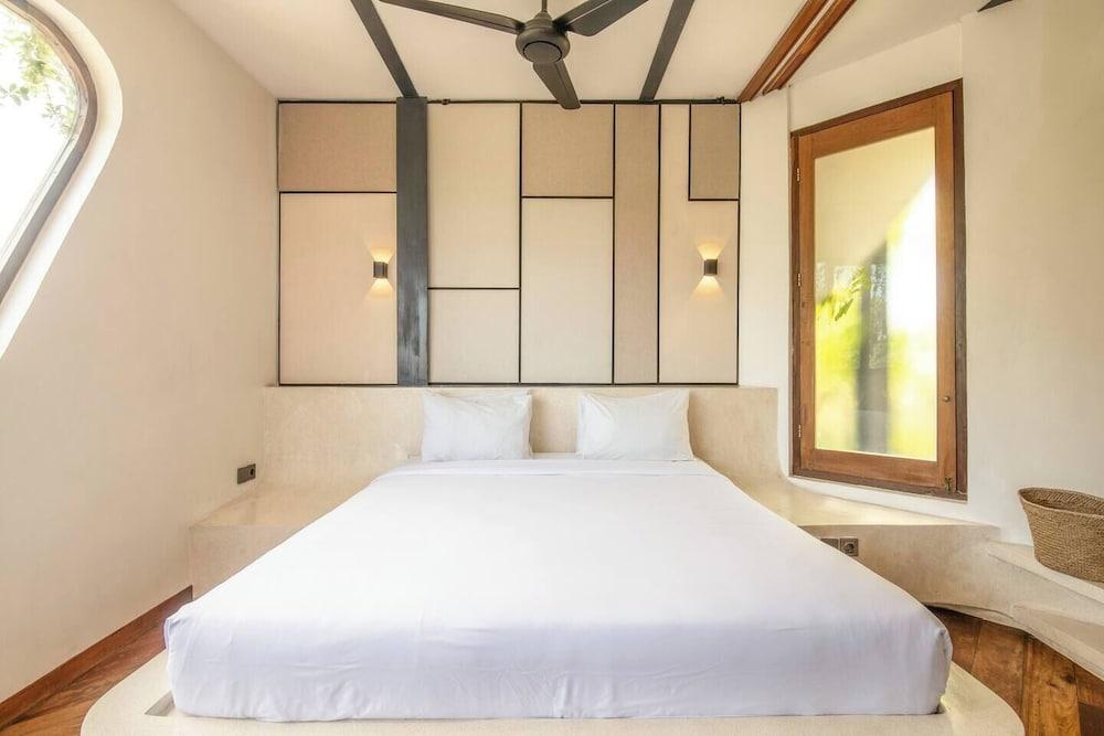 Contemporary 1-br Loft With Art Deco Shared Pool