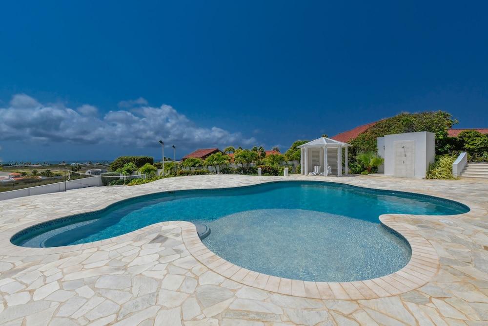 180 Ocean View 2 min to Beach Jacuzzi