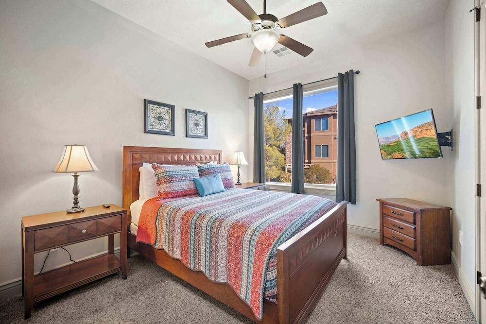 Western Front - Rustic Charm & Comfort