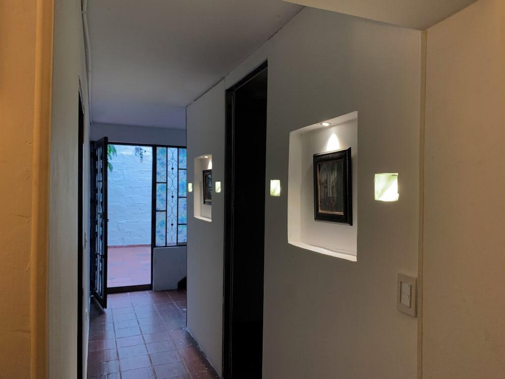 EL SOLAR HOSTEL - GRAFFITY TOUR