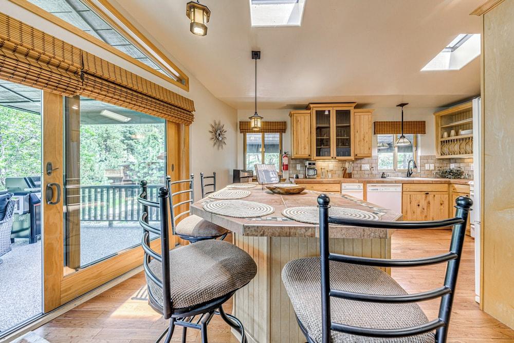 18 Mi to Ski Apache - Ruidoso Home Fit for Family!