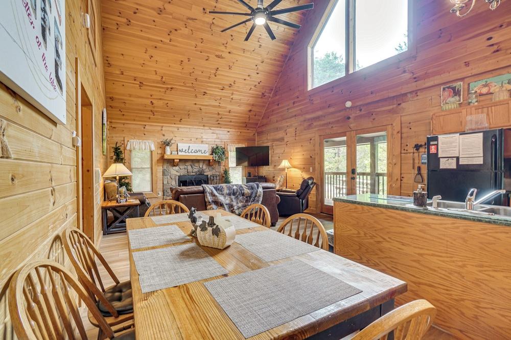 Private Hot Tub: Lake Resort Cabin in Sevierville!