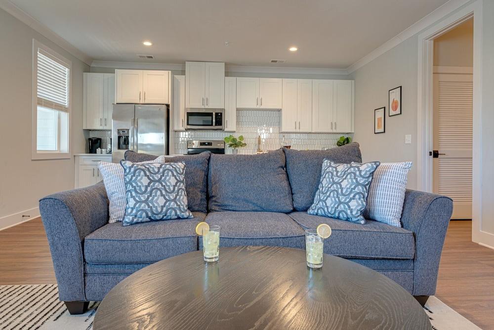 Melrose Melody - 5 Mins to Broadway