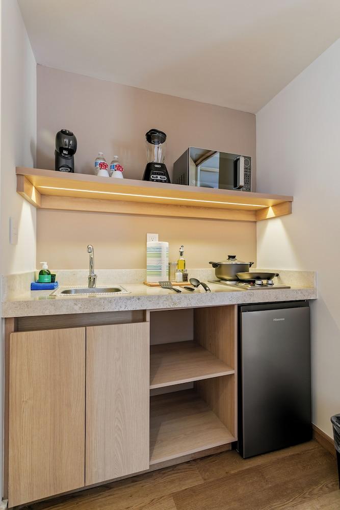 Ezequiel Montes By Homirent