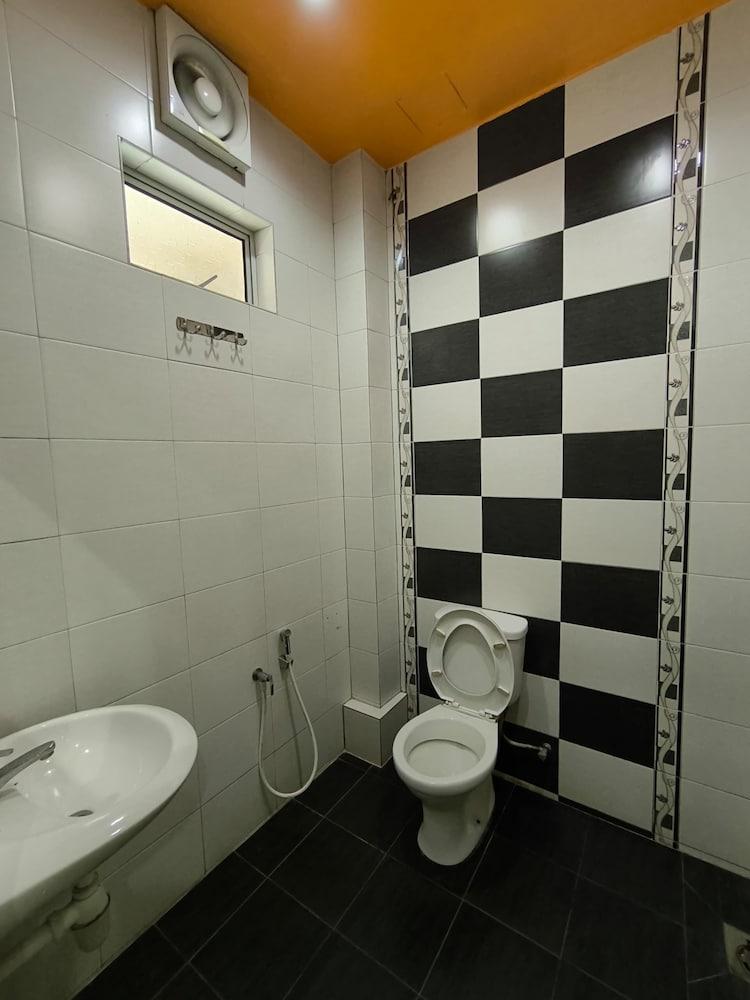 OYO 91195 Dancenter Seremban 2 Near Snow