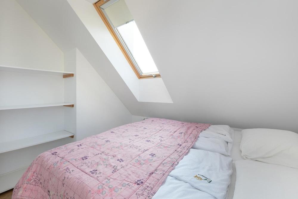 Holiday Home, 3 Bedrooms, Private Garden