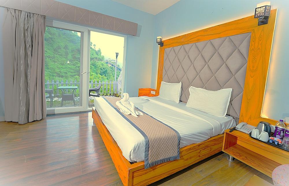 DALLAS THE RETREAT RESORT