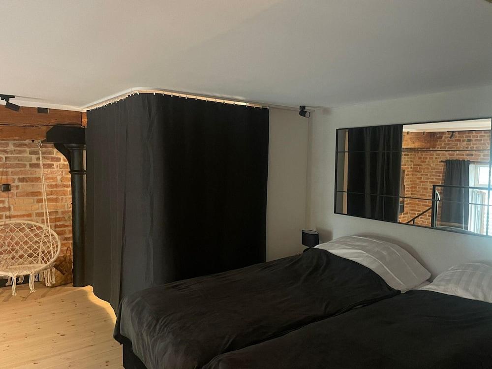 A Comfortable Apartment in the Heart of the City