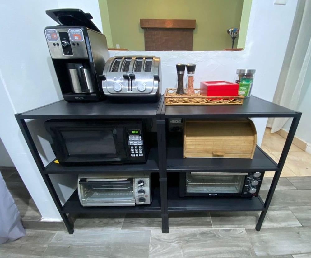 Solar-powered Gem Tours Walk to Beaches Eats