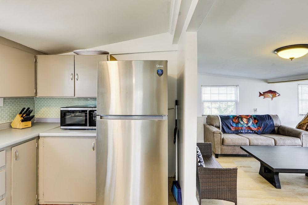 Walk to Pier & River: Dtwn Steinhatchee Escape!