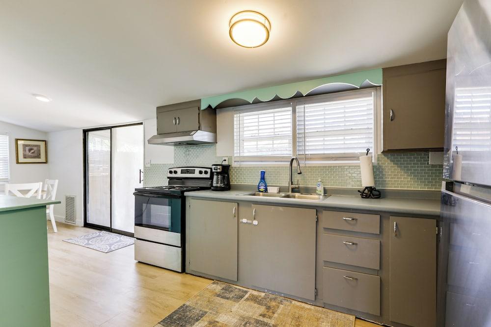 Walk to Pier & River: Dtwn Steinhatchee Escape!