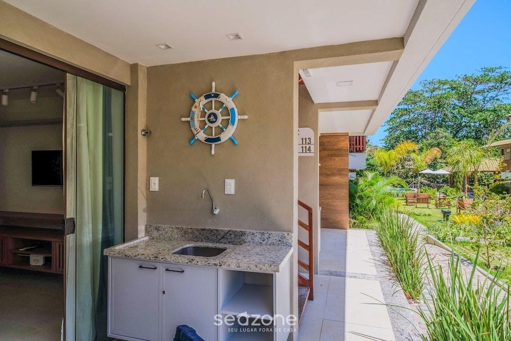 Apt w/ Pool and 2 Suites in Guarajuba Tra0014