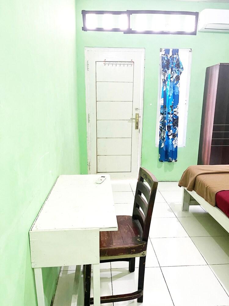 ZELLA KOST & HOMESTAY