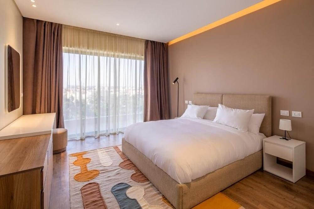 Sakura at Lake View Residence