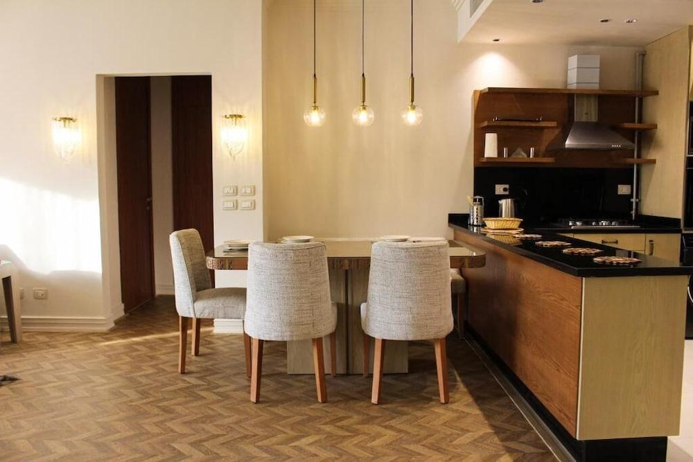 Sahara at Lake View Residence