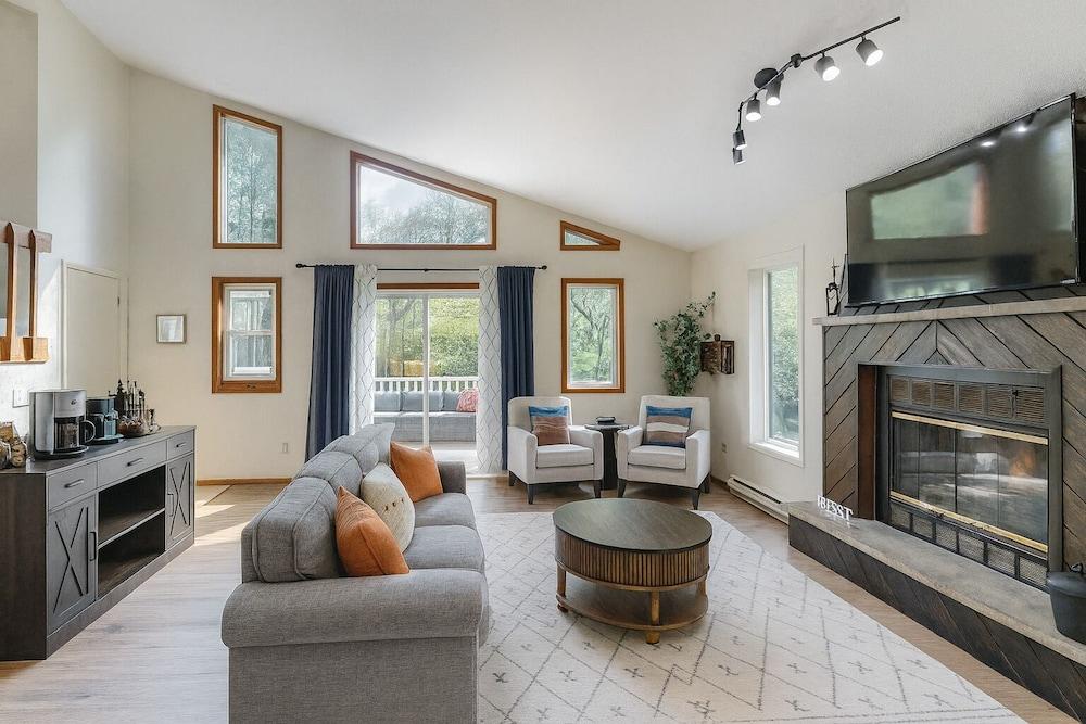 Poconos Hideaway - Woods & Wildlife