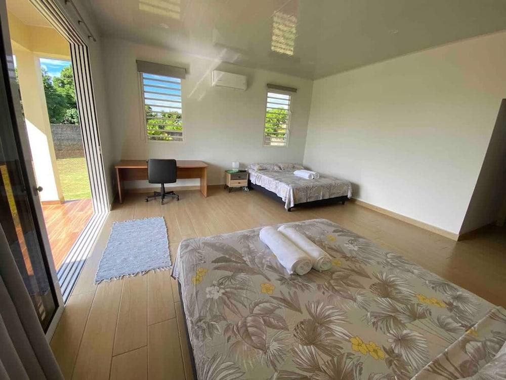 Fare Avea in Mahina With 3 Bedrooms and 2 Bathrooms