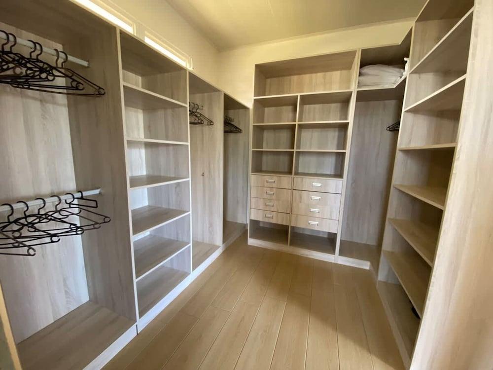 Fare Avea in Mahina With 3 Bedrooms and 2 Bathrooms