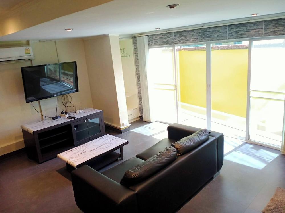 Spacious 65sqm Luxury Loft Studio Type Apartment 101b