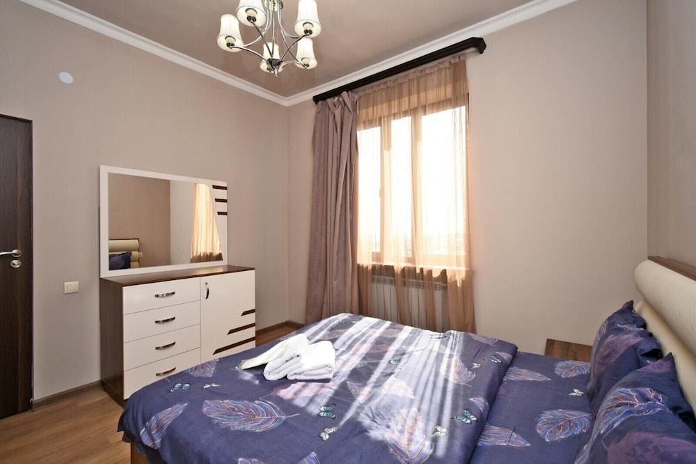 Apartment on Glendale Hills