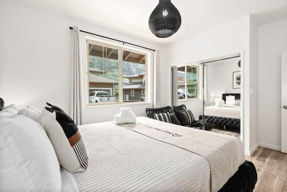 @ Marbella Lane - Mesmerizing Ocean + MT Views