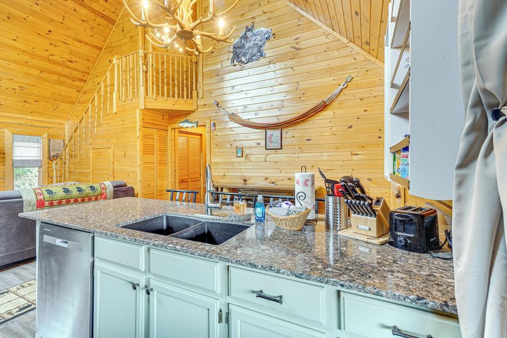 Douglas Lake Access: Family Cabin in Sevierville!
