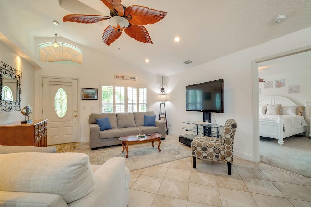 Canal-front Relaxation: Crystal River Home w/ Dock