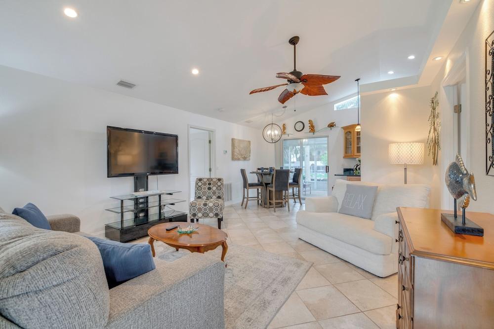 Canal-front Relaxation: Crystal River Home w/ Dock