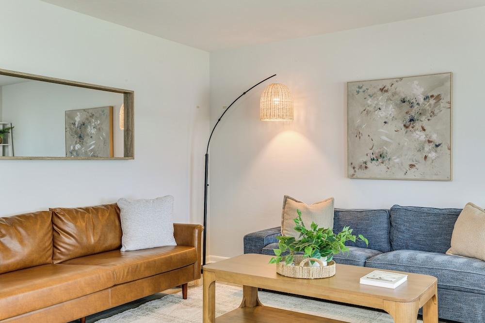 1 Mi to Vanderbilt Beach! Family Home on 500 Block