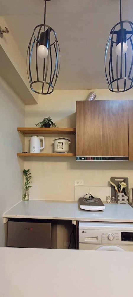 Studio w Pool, Mountain & City View Mactan Airport