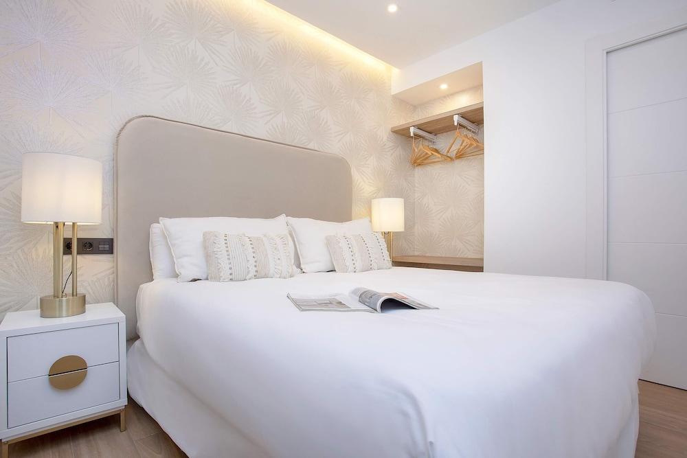 Exclusive Apartment in Granada Center. Alhondiga II