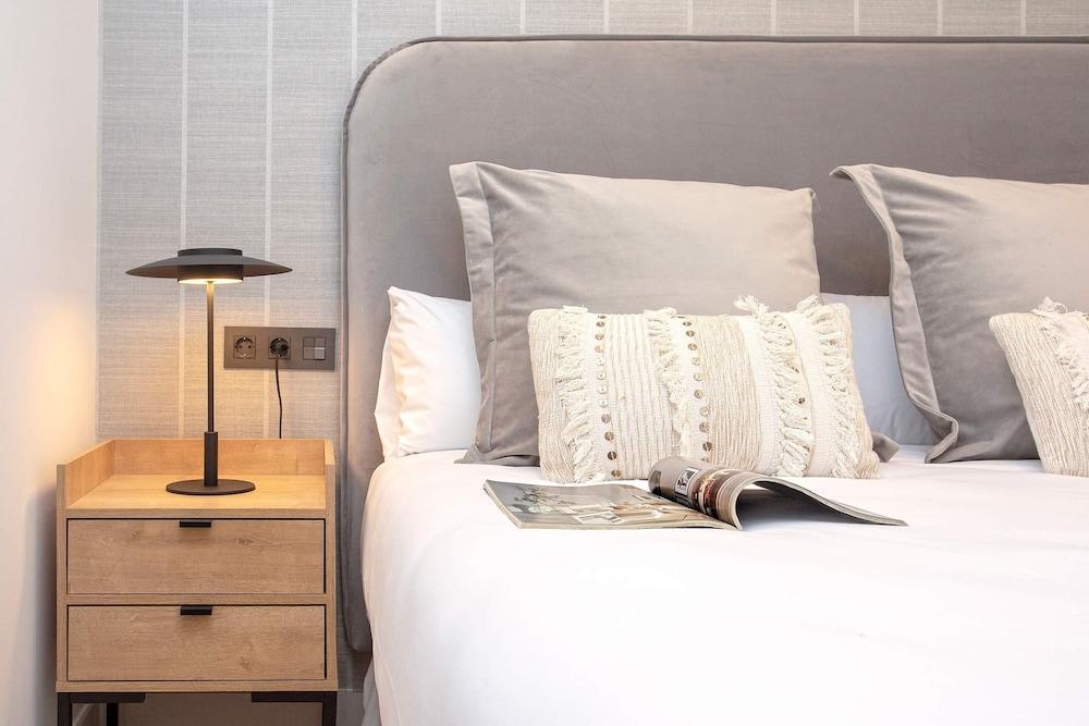 Exclusive Apartment in Granada Center. Alhondiga II