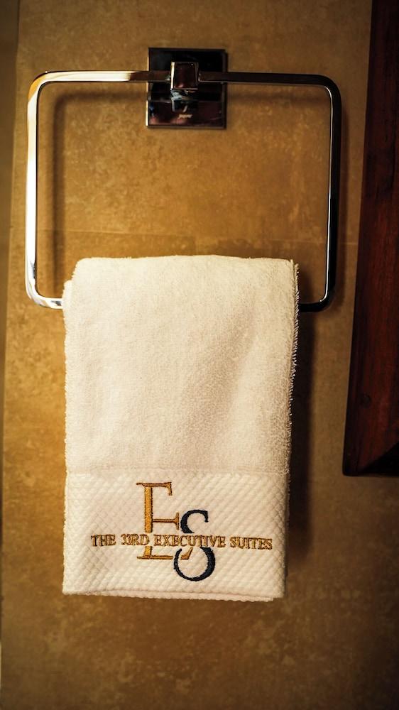 The 33rd Executive Suites