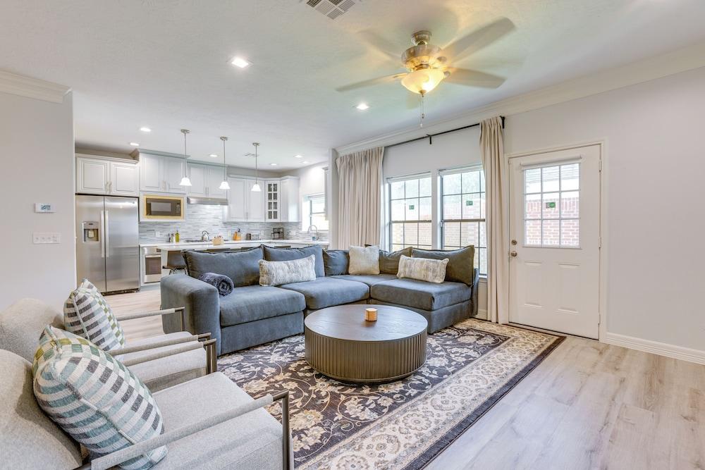 Pet-friendly Duplex Unit in Southwest Houston